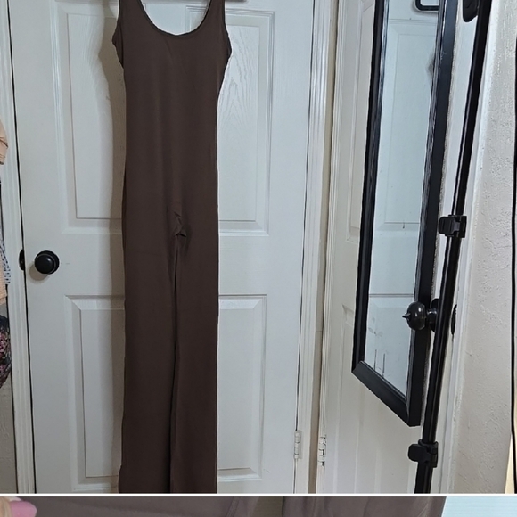 As Seen On Tiktok Evellyhootd Brown Sleeveless Padded Jumpsuit NWTS - Picture 2 of 8
